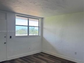 1475 NE 125th Ter 511B, North Miami FL 33161