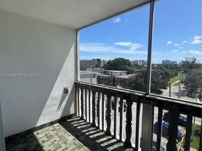 1475 NE 125th Ter 511B, North Miami FL 33161