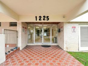 1225 NE 124th St 42B, North Miami FL 33161