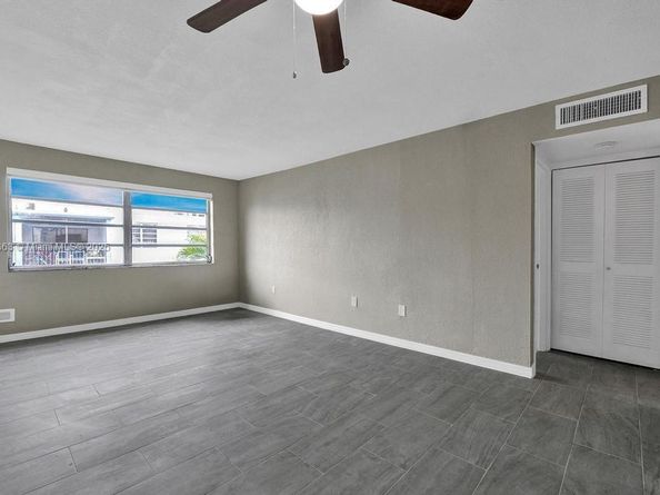 1225 NE 124th St 42B, North Miami FL 33161