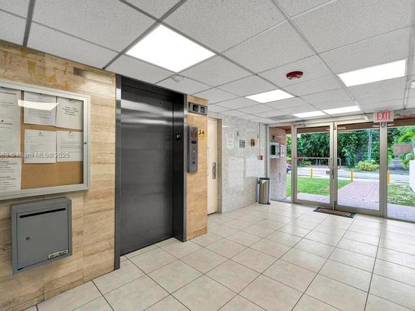 1225 NE 124th St 42B, North Miami FL 33161