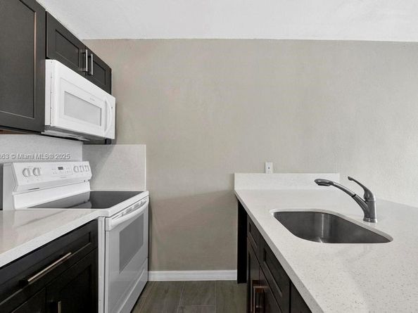 1225 NE 124th St 42B, North Miami FL 33161