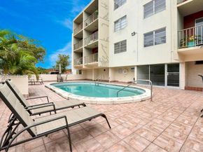 1225 NE 124th St 42B, North Miami FL 33161