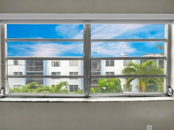 1225 NE 124th St 42B, North Miami FL 33161