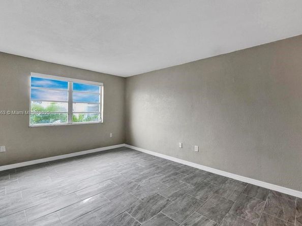 1225 NE 124th St 42B, North Miami FL 33161