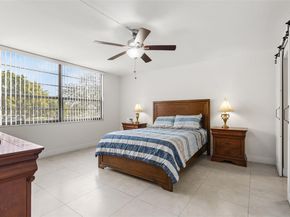 1000 Colony Point Cir 220, Pembroke Pines FL 33026