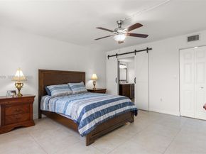 1000 Colony Point Cir 220, Pembroke Pines FL 33026