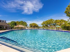 1000 Colony Point Cir 220, Pembroke Pines FL 33026