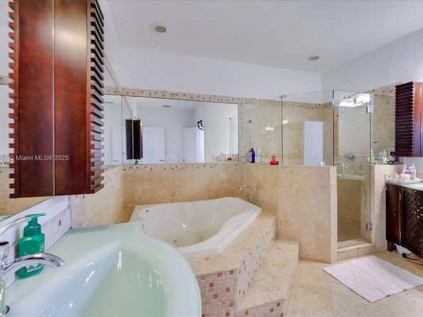 3062 New York St 3062, Miami FL 33133