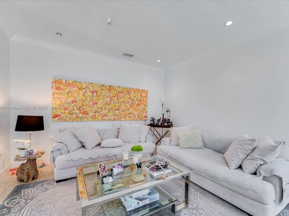 3062 New York St 3062, Miami FL 33133