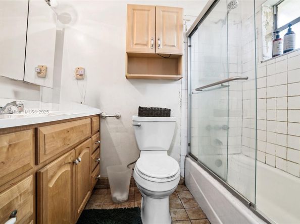 5850 Lincoln St, Hollywood FL 33021