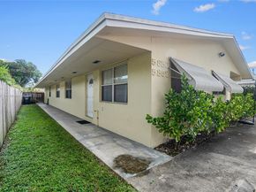 5850 Lincoln St, Hollywood FL 33021