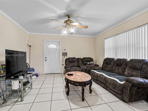 5850 Lincoln St, Hollywood FL 33021