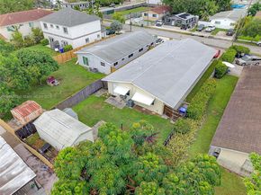5850 Lincoln St, Hollywood FL 33021