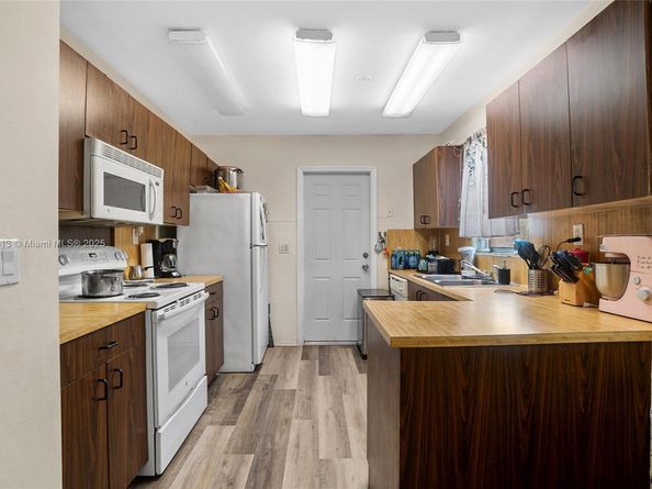 5850 Lincoln St, Hollywood FL 33021
