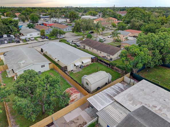 5850 Lincoln St, Hollywood FL 33021