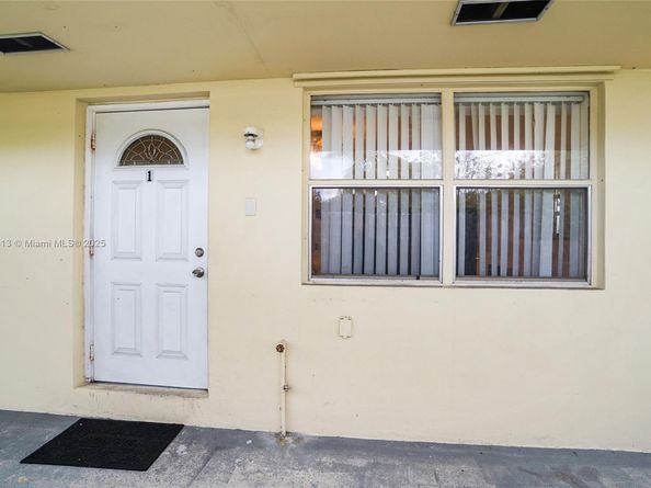 5850 Lincoln St, Hollywood FL 33021
