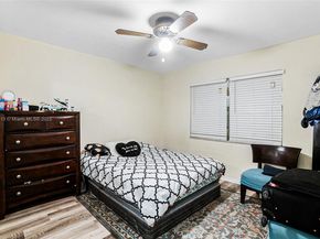 5850 Lincoln St, Hollywood FL 33021