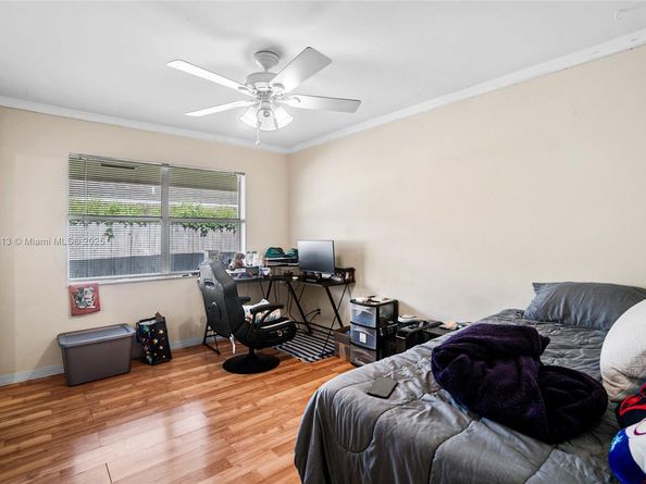 5850 Lincoln St, Hollywood FL 33021