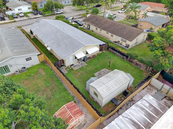 5850 Lincoln St, Hollywood FL 33021