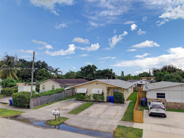 5850 Lincoln St, Hollywood FL 33021