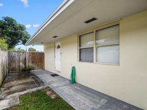 5850 Lincoln St, Hollywood FL 33021