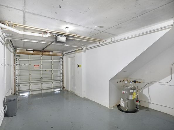 2941 NE 185th St 1305, Miami FL 33180