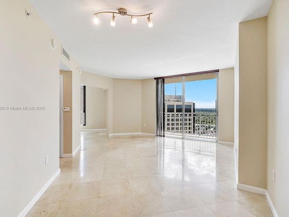 9066 SW 73rd Ct 1904, Miami FL 33156