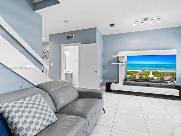 1621 SE 30th St, Homestead FL 33035