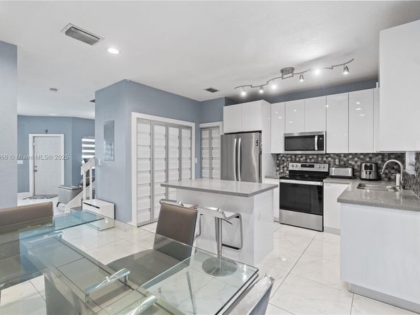 1621 SE 30th St, Homestead FL 33035
