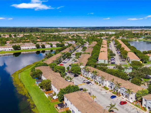 1621 SE 30th St, Homestead FL 33035