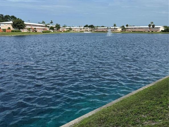 900 SW 11th Ave 8C, Hallandale Beach FL 33009