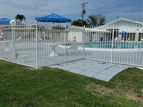 900 SW 11th Ave 8C, Hallandale Beach FL 33009