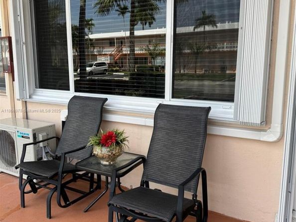 900 SW 11th Ave 8C, Hallandale Beach FL 33009