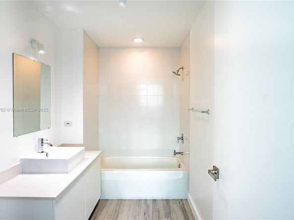 3301 NE 1st Ave M0501, Miami FL 33137