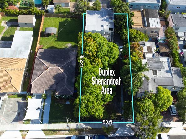 2367 SW 19th St, Miami FL 33145