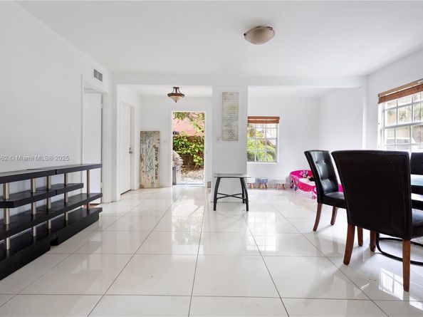 2367 SW 19th St, Miami FL 33145