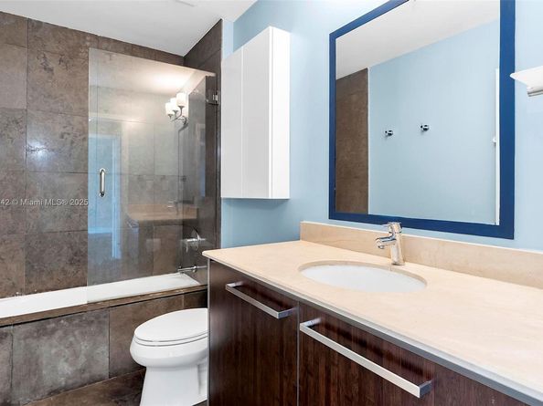 9055 SW 73rd Ct 606, Miami FL 33156
