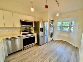 975 NE 33rd Ter 203, Homestead FL 33033