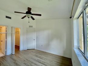 975 NE 33rd Ter 203, Homestead FL 33033