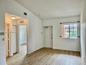 975 NE 33rd Ter 203, Homestead FL 33033