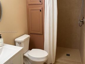 975 NE 33rd Ter 203, Homestead FL 33033