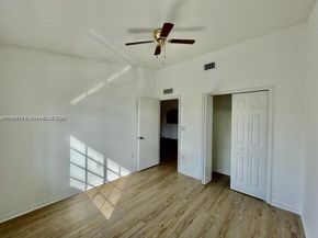 975 NE 33rd Ter 203, Homestead FL 33033