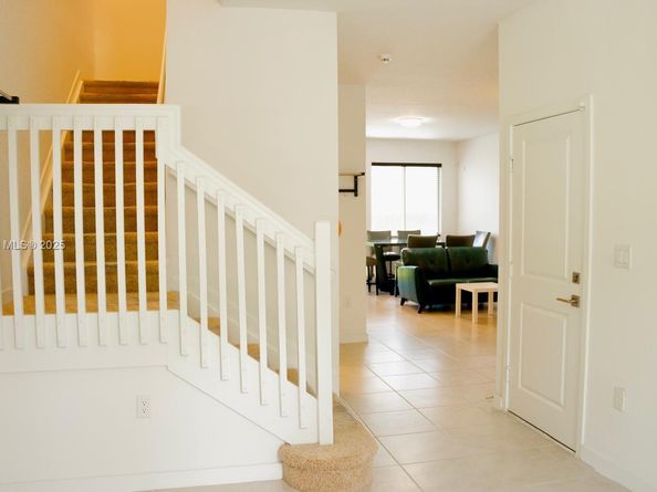 1202 NW 208th Ter, Miami Gardens FL 33169