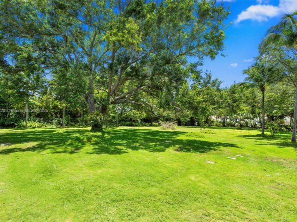 12365 SW 60th Ct, Pinecrest FL 33156
