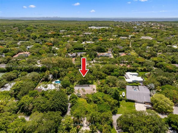 12365 SW 60th Ct, Pinecrest FL 33156