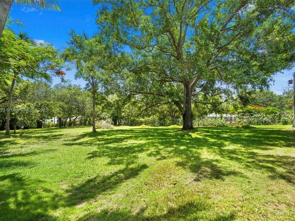 12365 SW 60th Ct, Pinecrest FL 33156