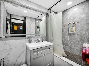 900 Crystal Lake Dr 2B, Deerfield Beach FL 33064