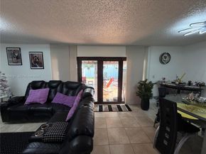 9525 SW 148th Ave Cir, Miami FL 33196