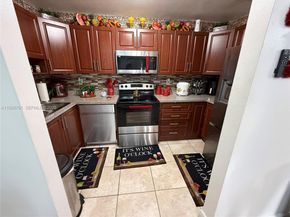 9525 SW 148th Ave Cir, Miami FL 33196